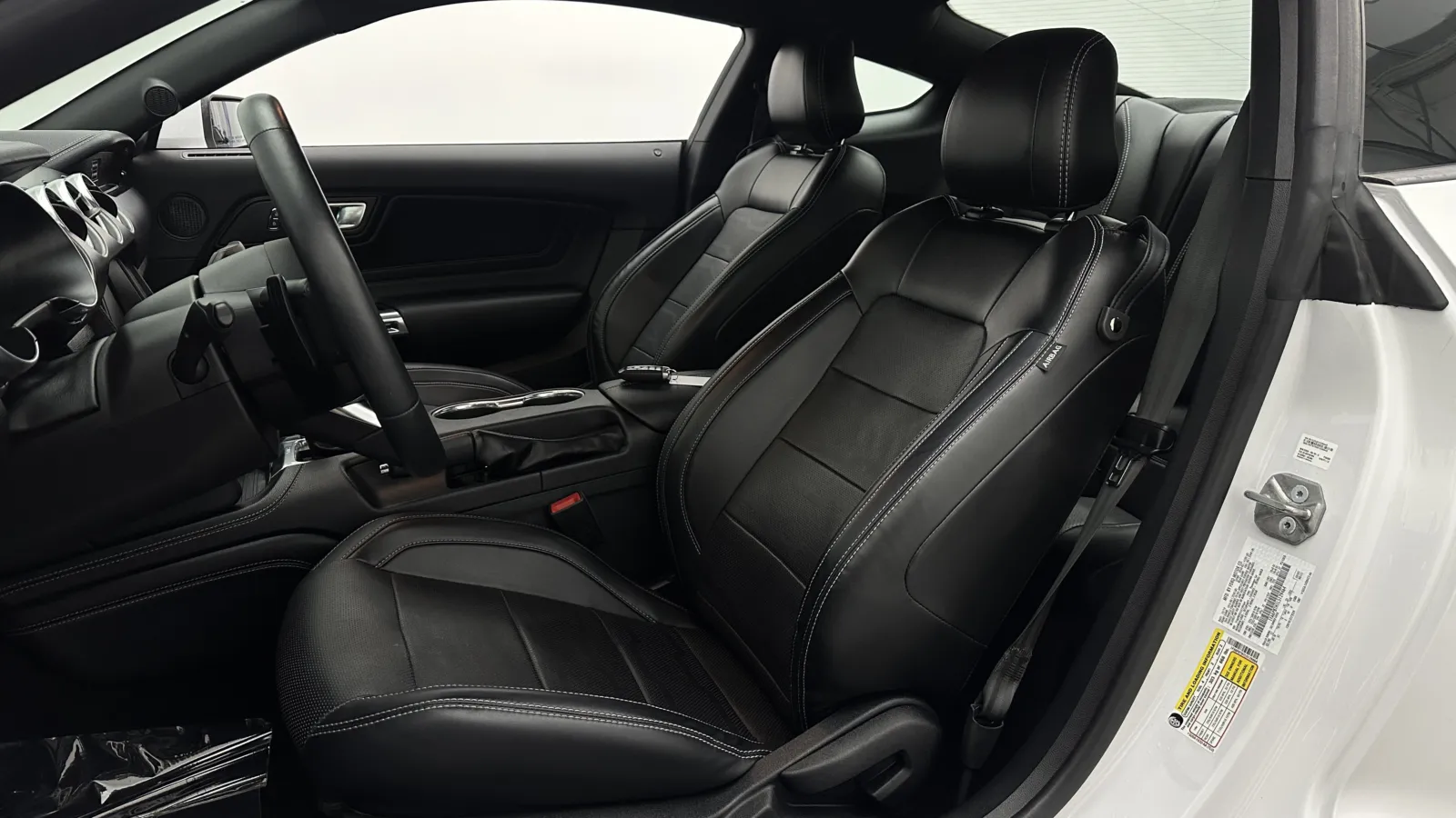 Ford Mustang photo 14
