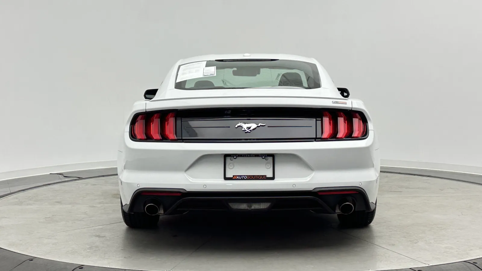 Ford Mustang photo 6