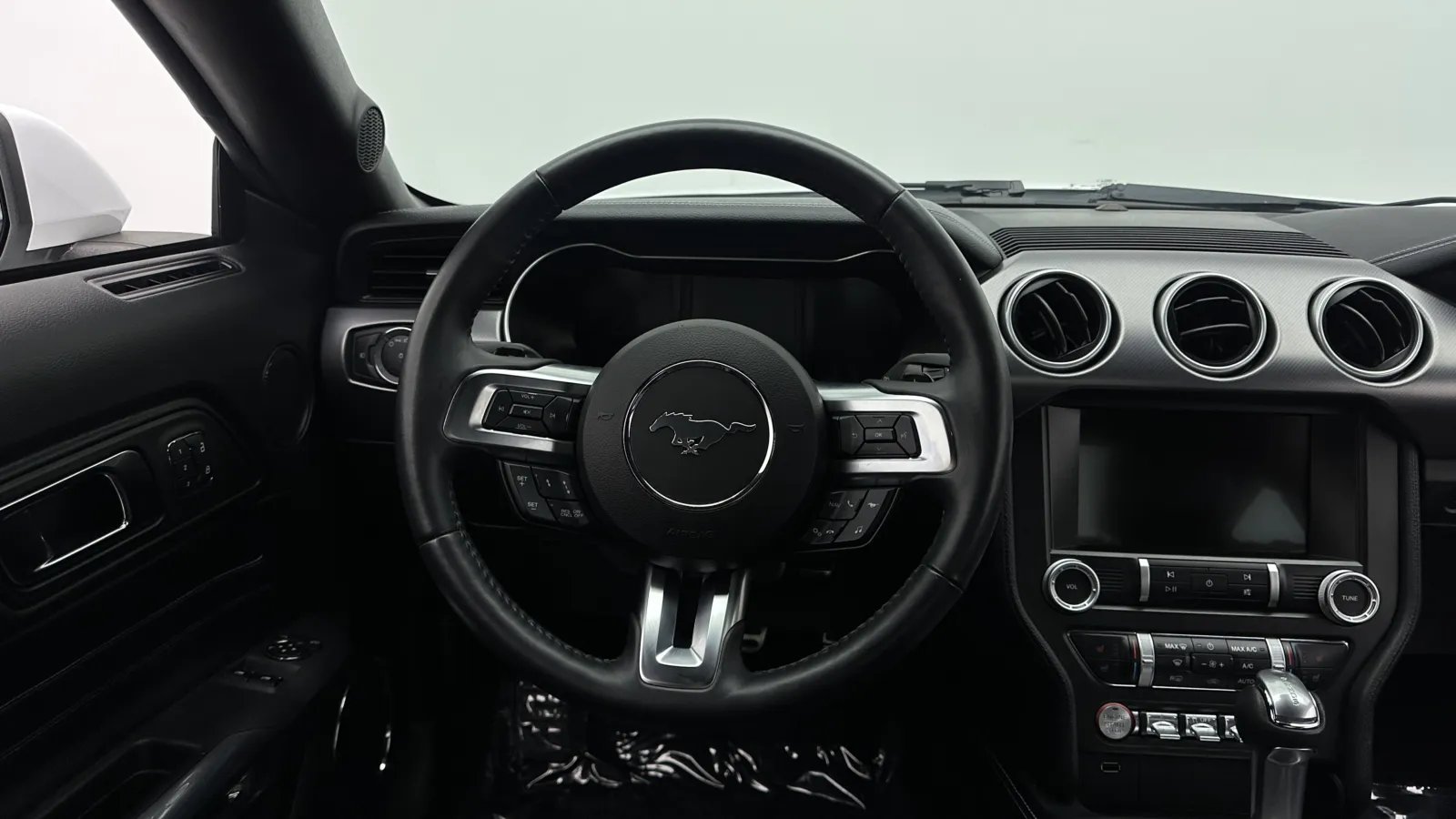 Ford Mustang photo 25