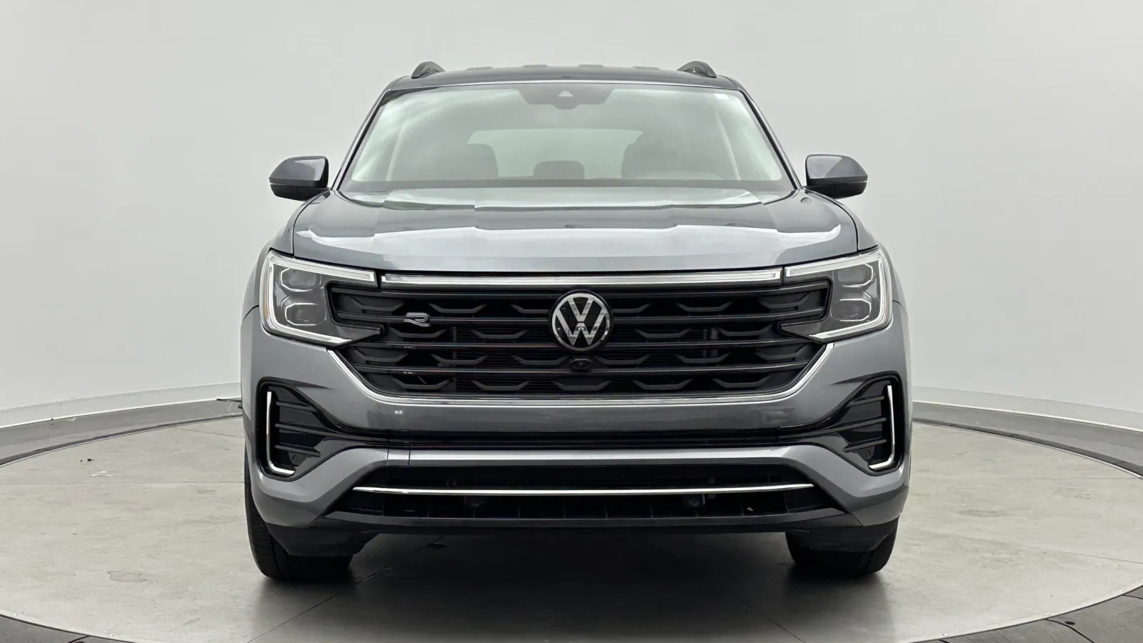 Volkswagen Atlas photo 2