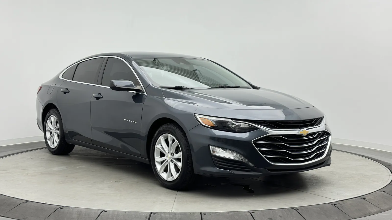 Chevrolet Malibu photo 3