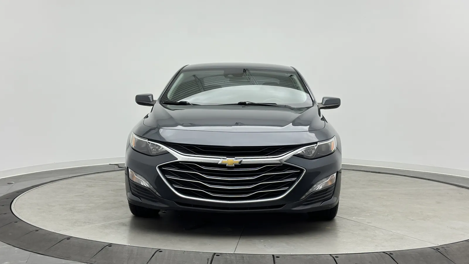 Chevrolet Malibu photo 2