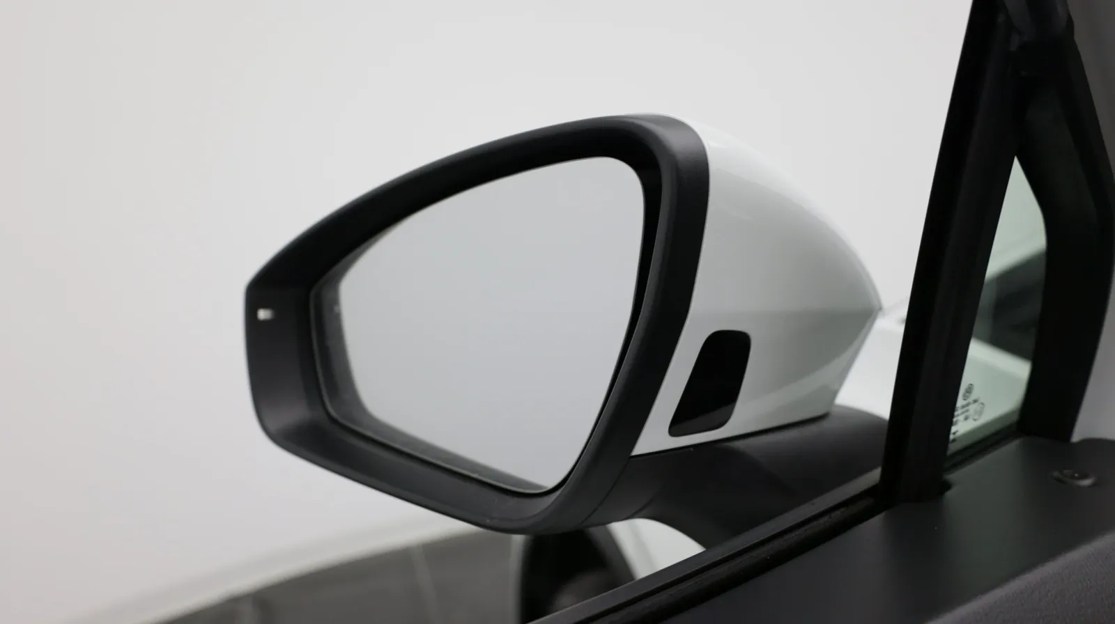 Volkswagen ID.4 photo 12