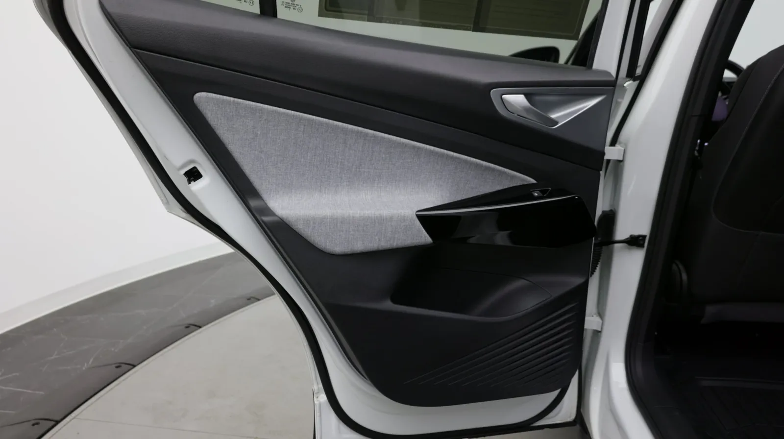 Volkswagen ID.4 photo 21