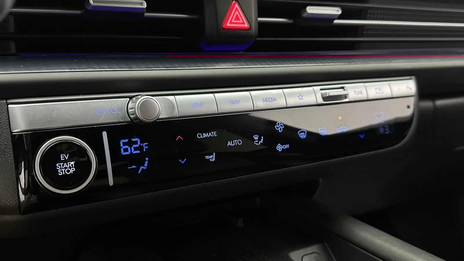 Hyundai Ioniq 6 photo 16