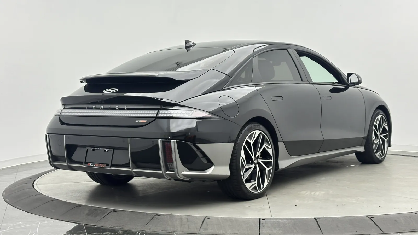 Hyundai Ioniq 6 photo 8