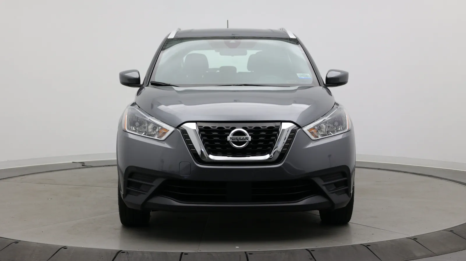Nissan Kicks photo 2