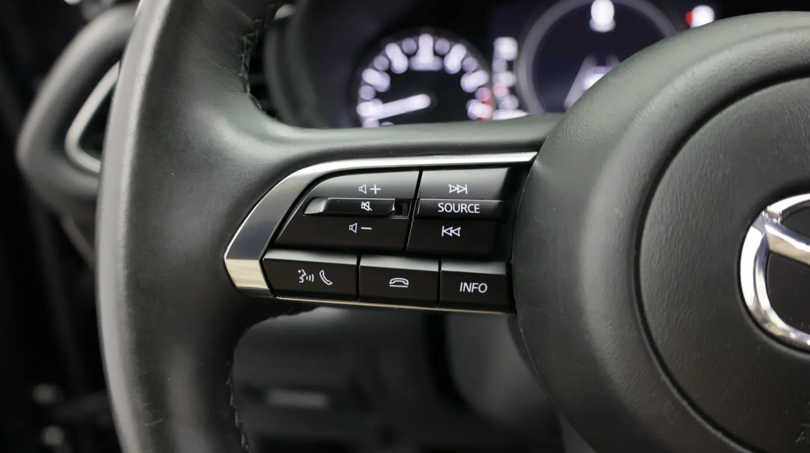 Mazda CX-30 photo 19