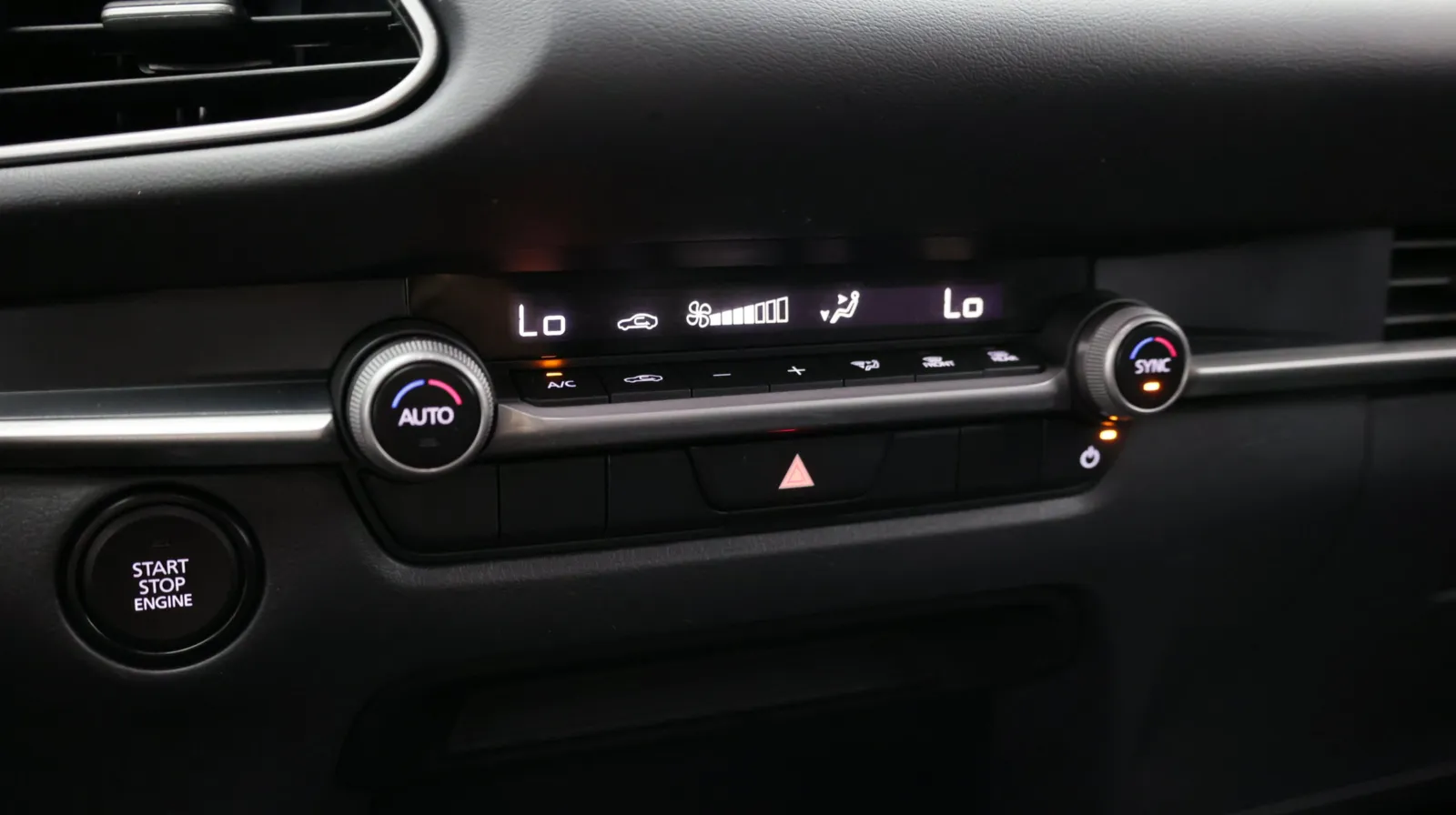 Mazda CX-30 photo 18