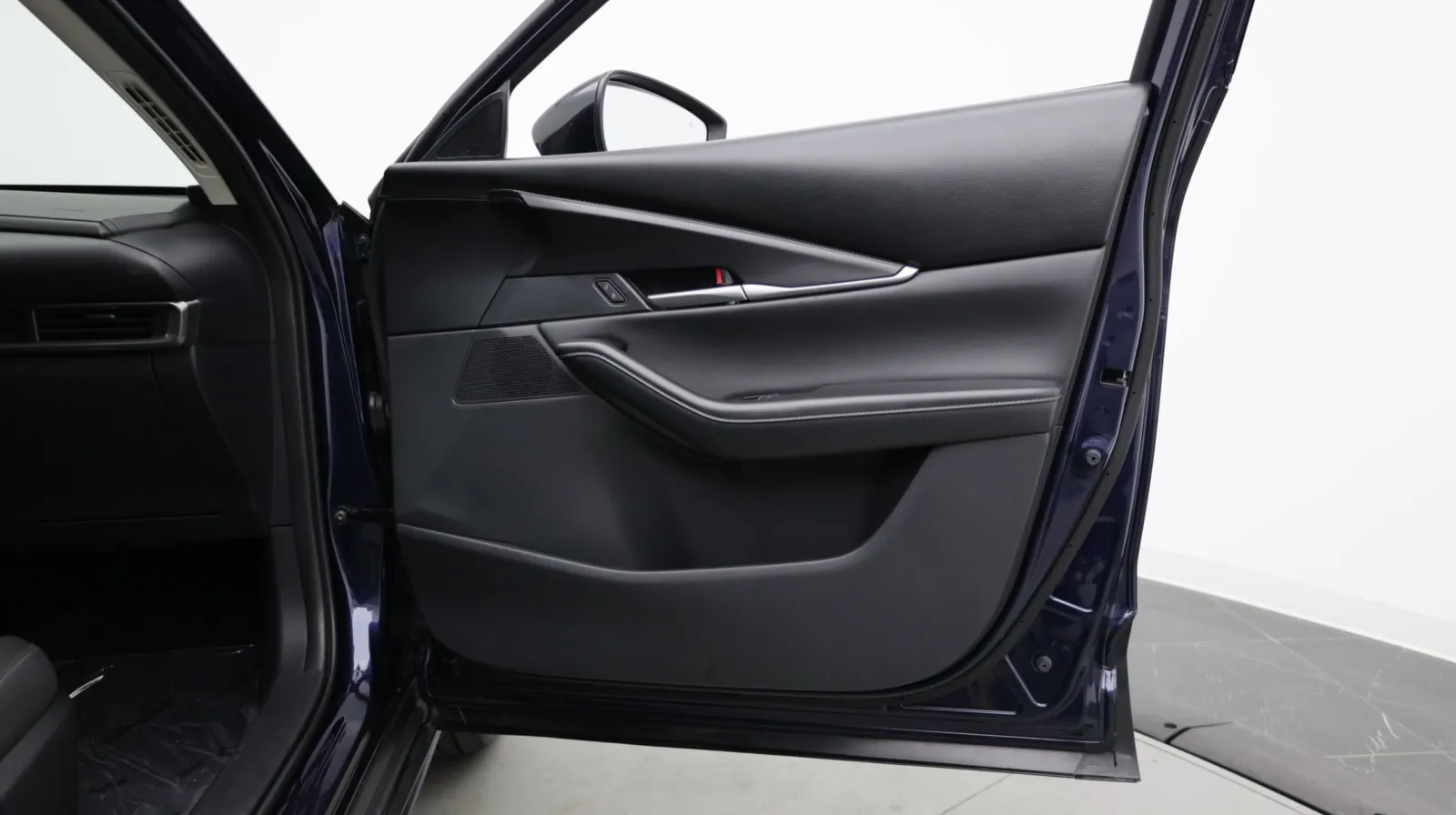 Mazda CX-30 photo 30