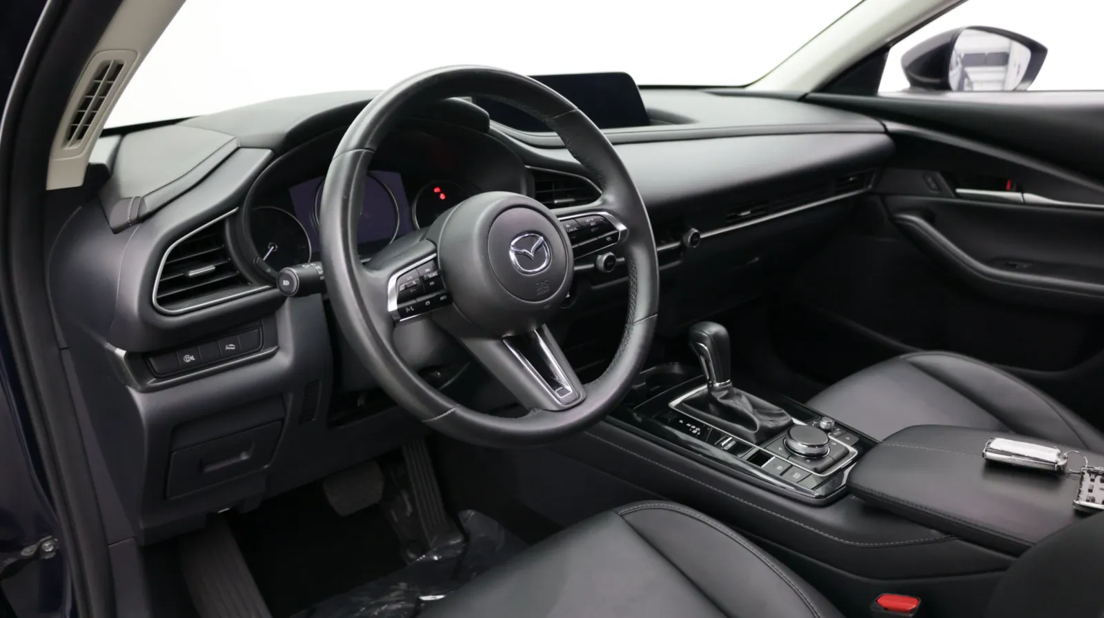 Mazda CX-30 photo 10