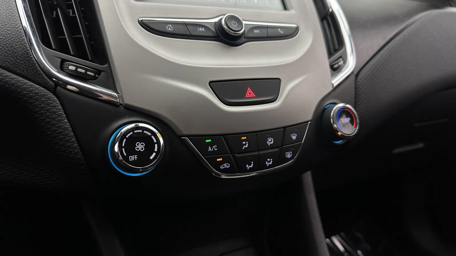 Chevrolet Cruze photo 14