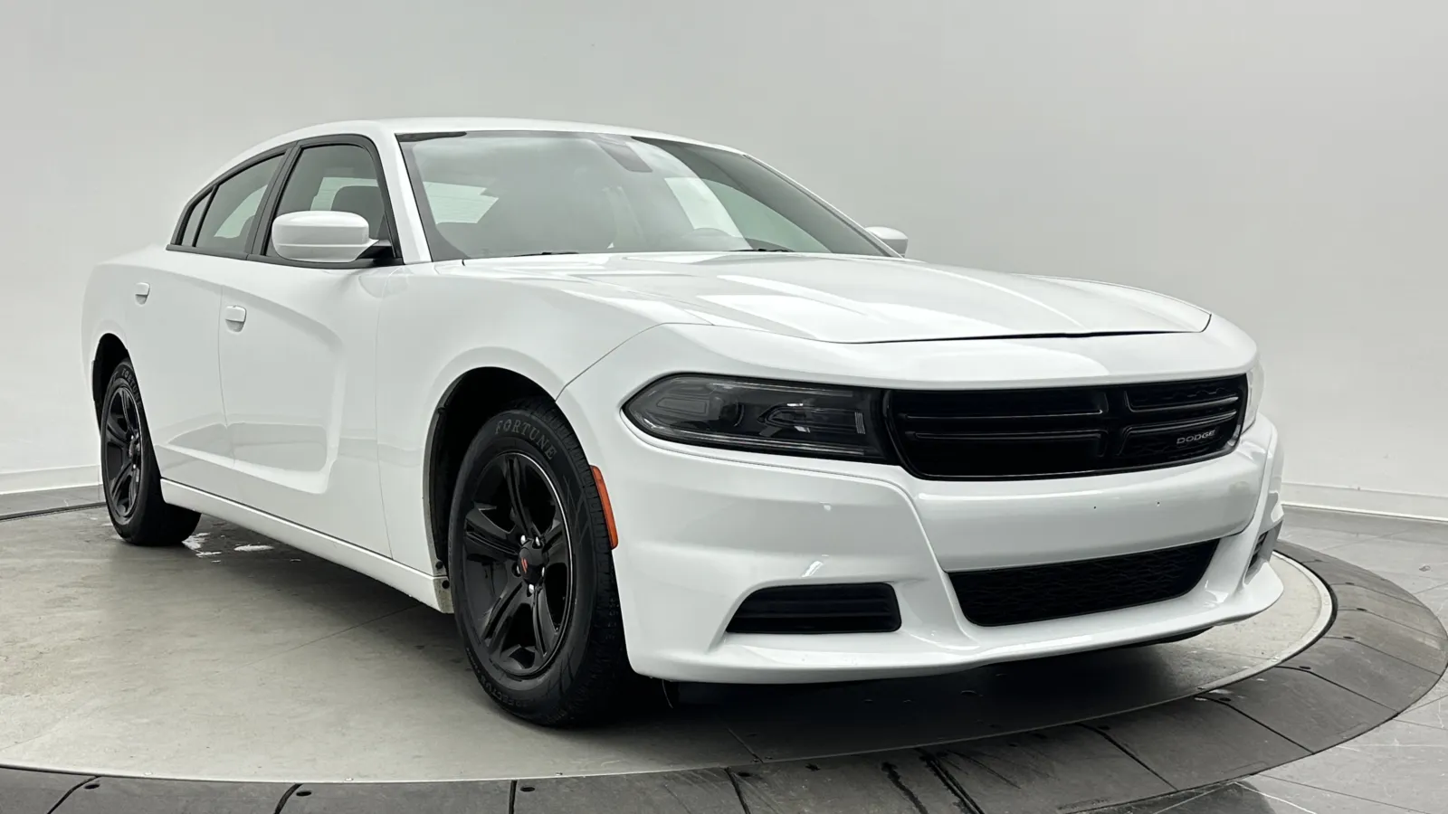 Dodge Charger photo 3