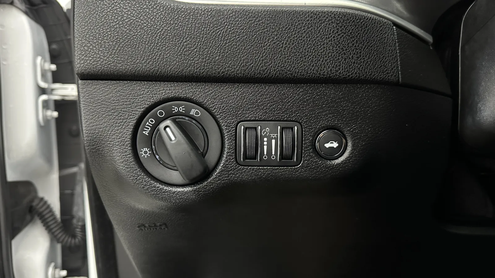 Dodge Charger photo 15