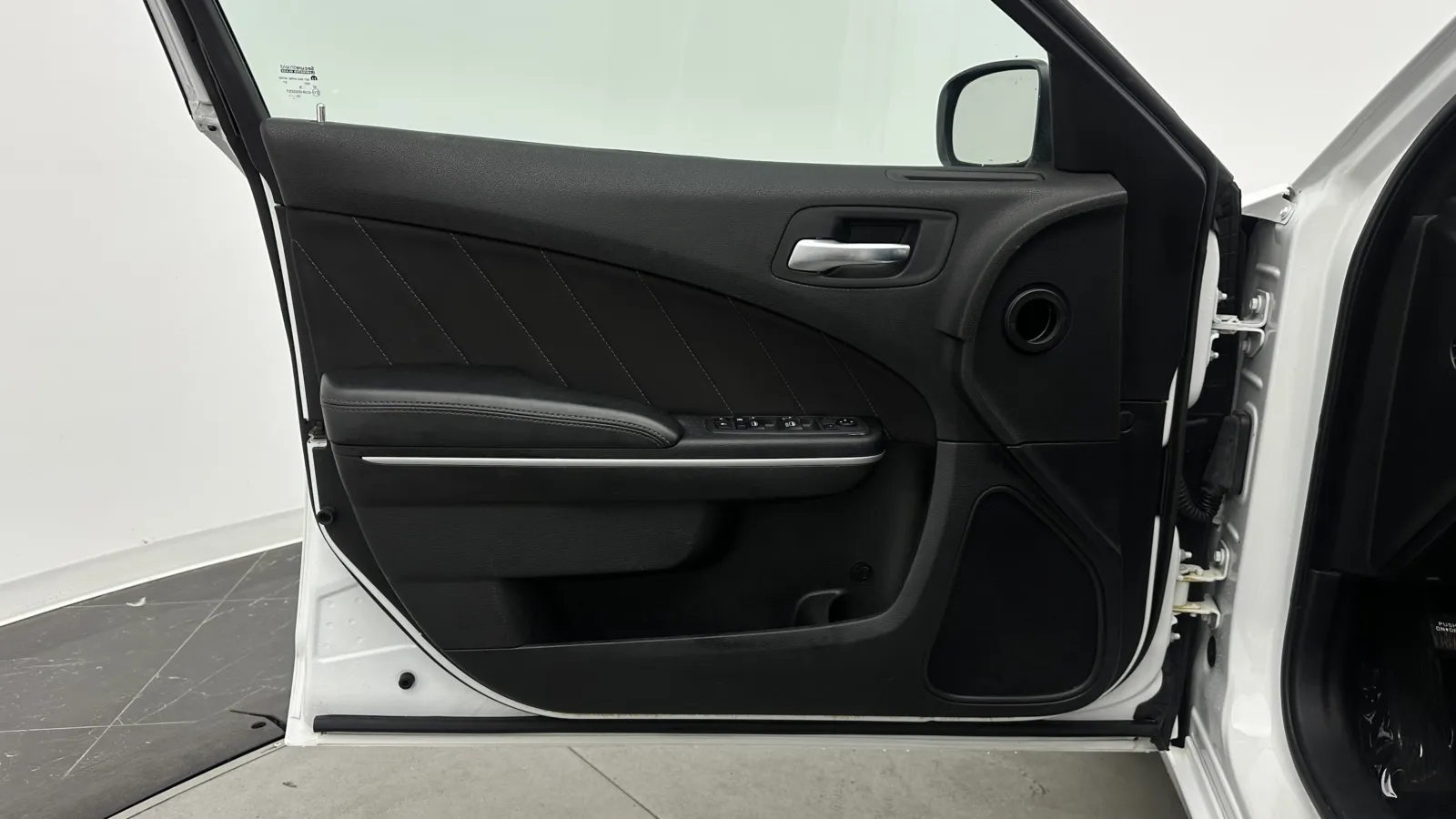 Dodge Charger photo 11
