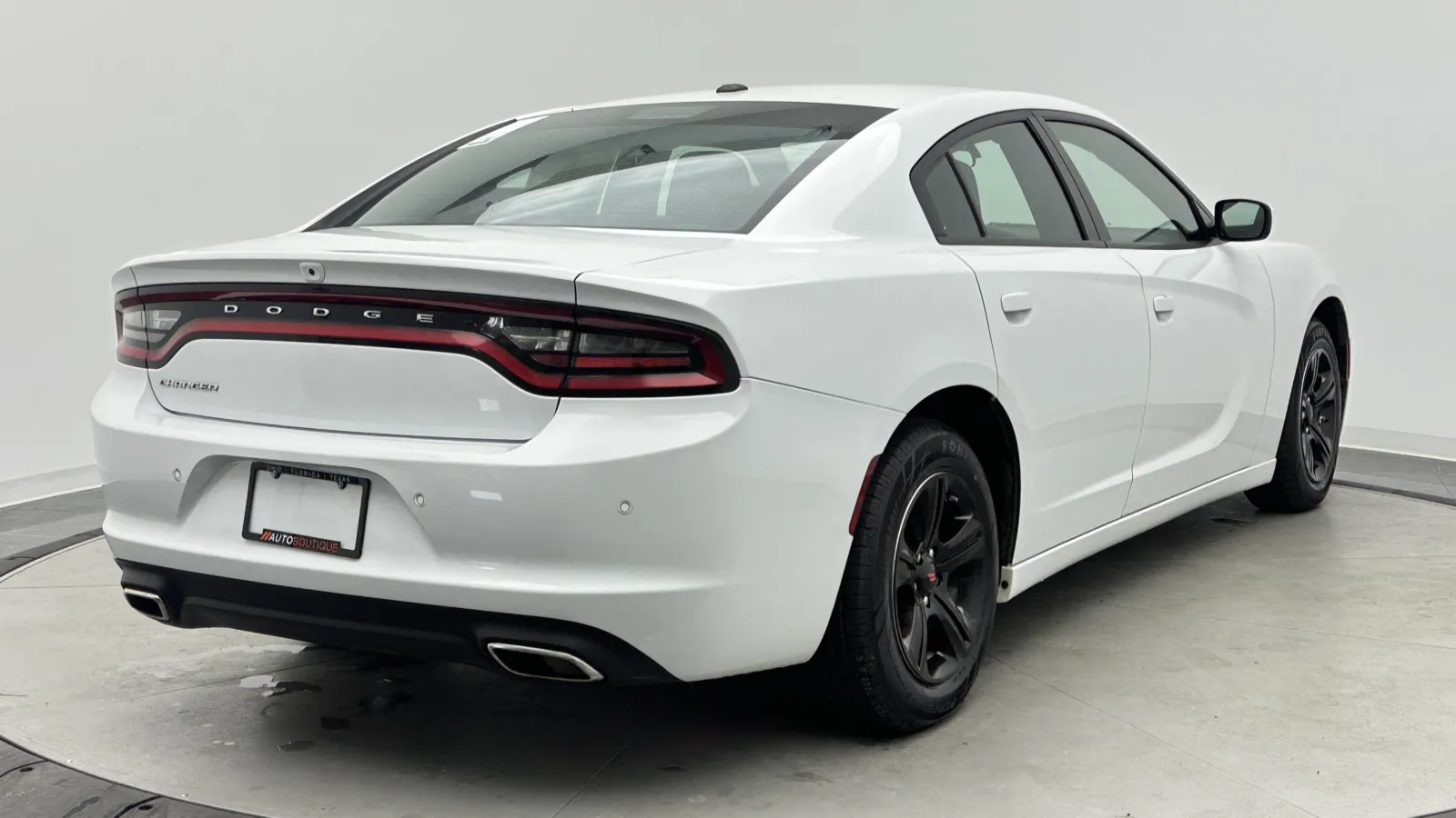 Dodge Charger photo 7