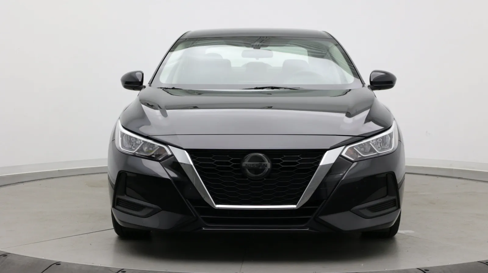 Nissan Sentra photo 2