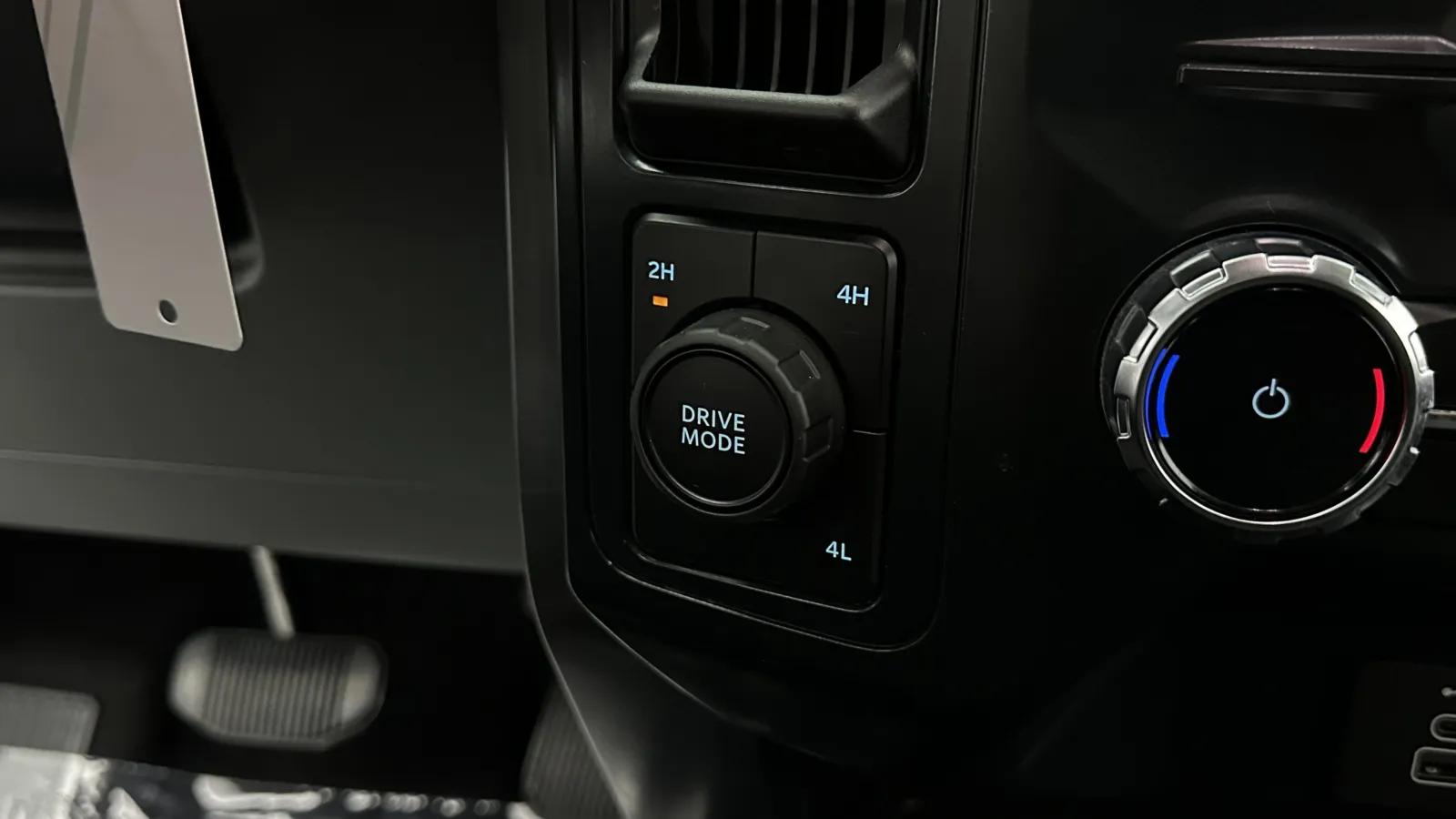 Ford F-150 photo 18