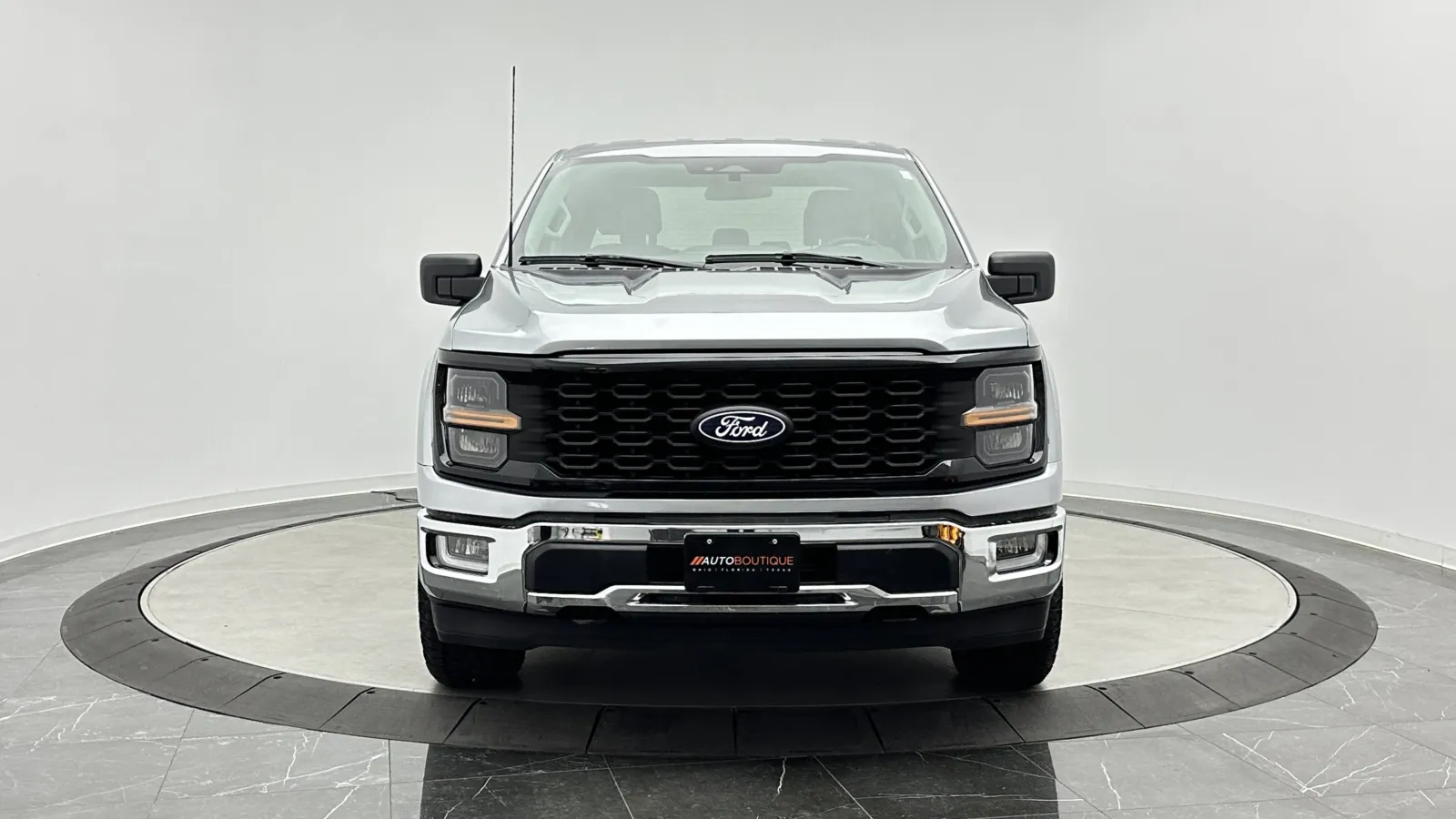 Ford F-150 photo 2