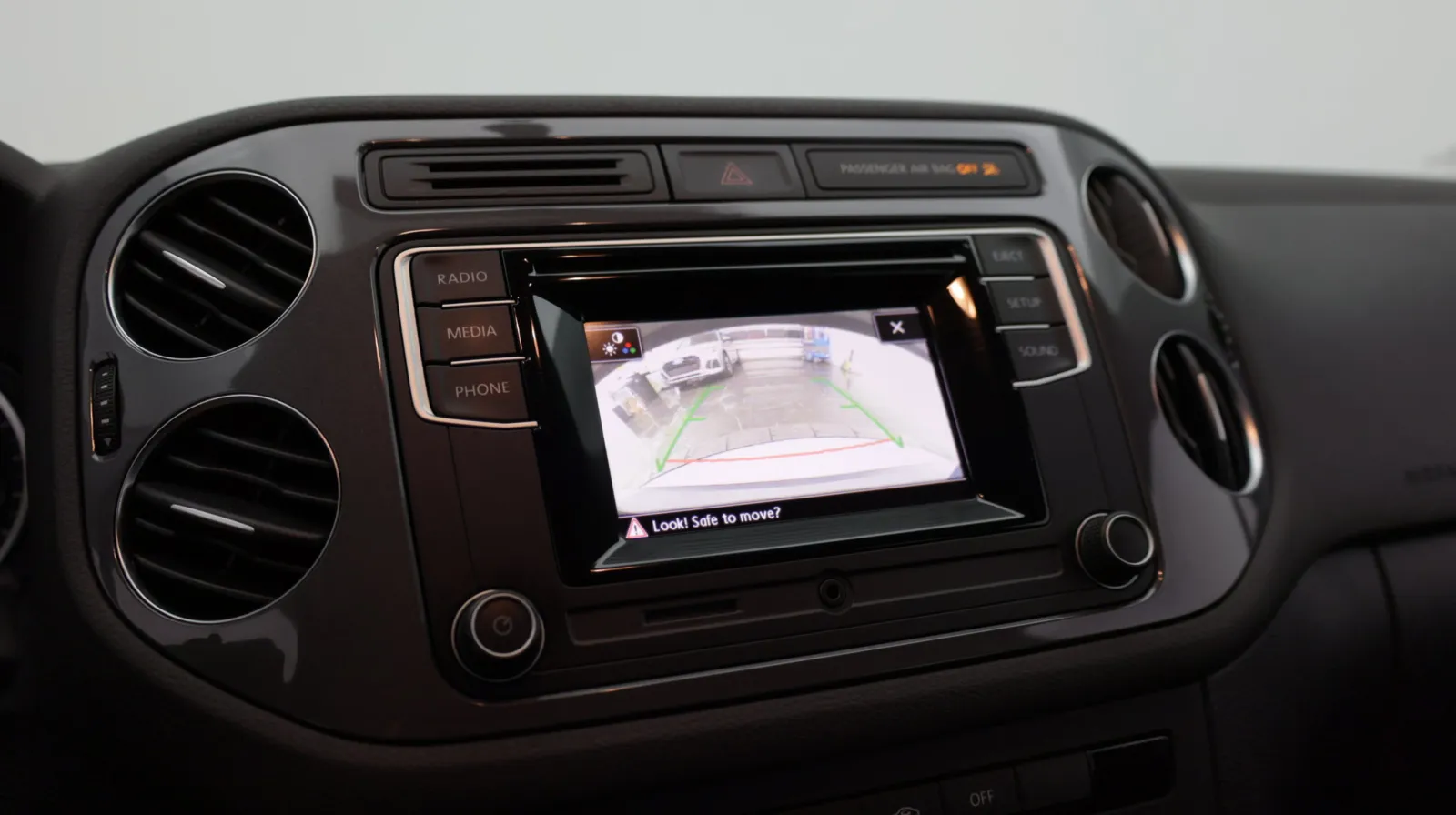 Volkswagen Tiguan Limited photo 16
