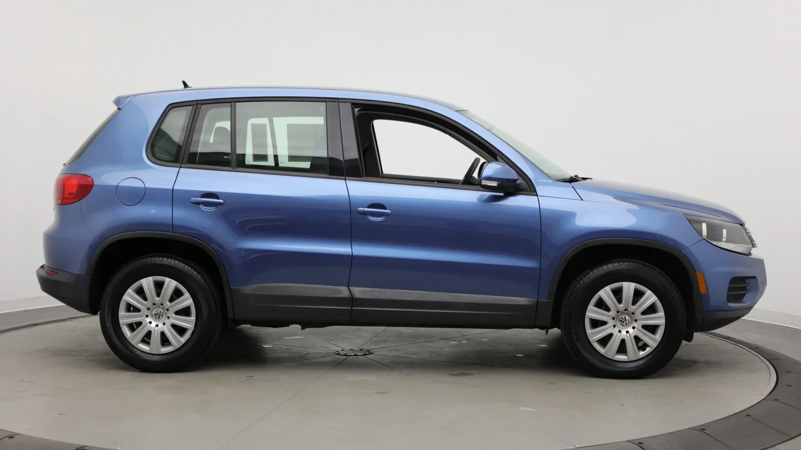 Volkswagen Tiguan Limited photo 8