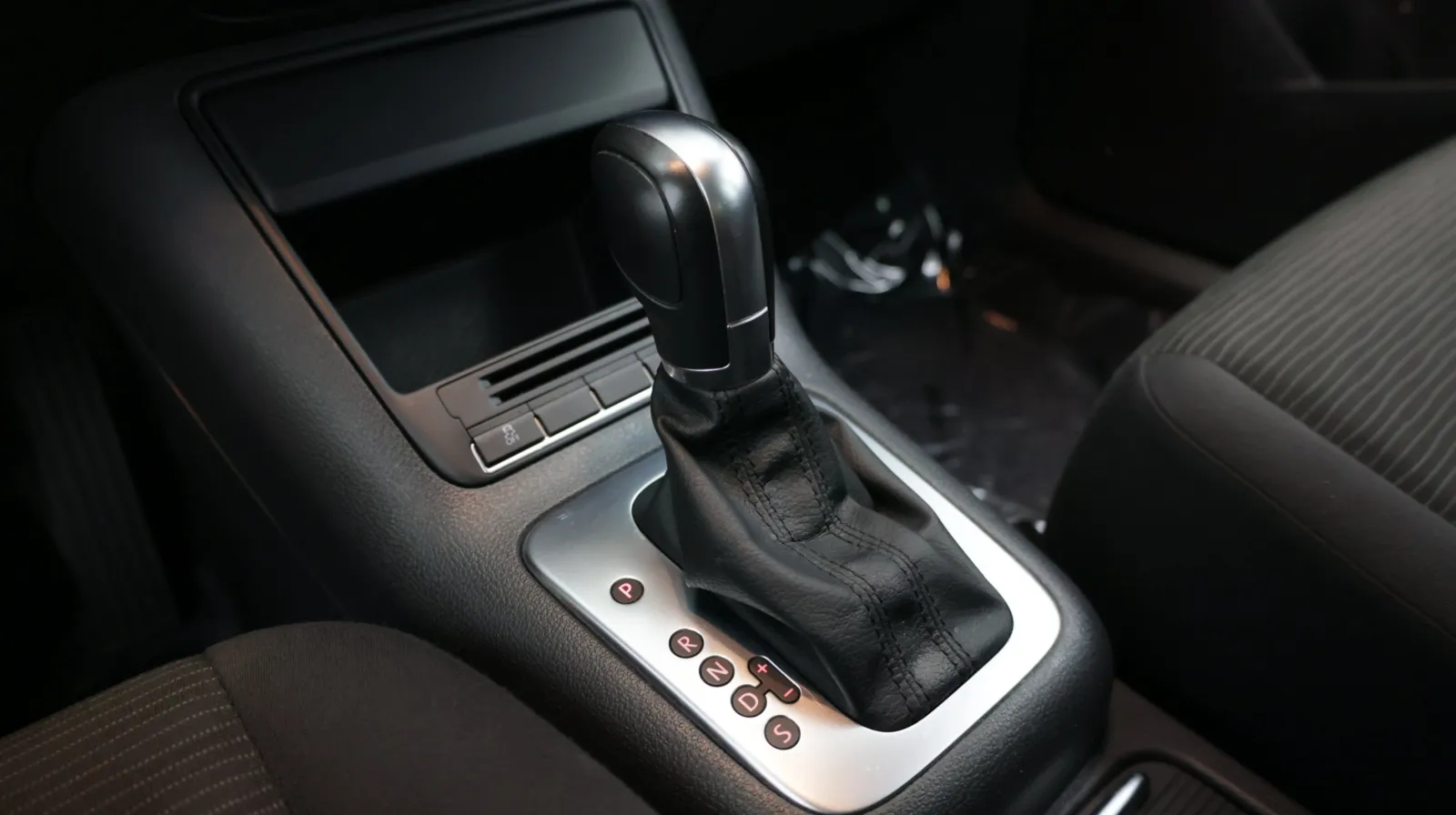 Volkswagen Tiguan Limited photo 14