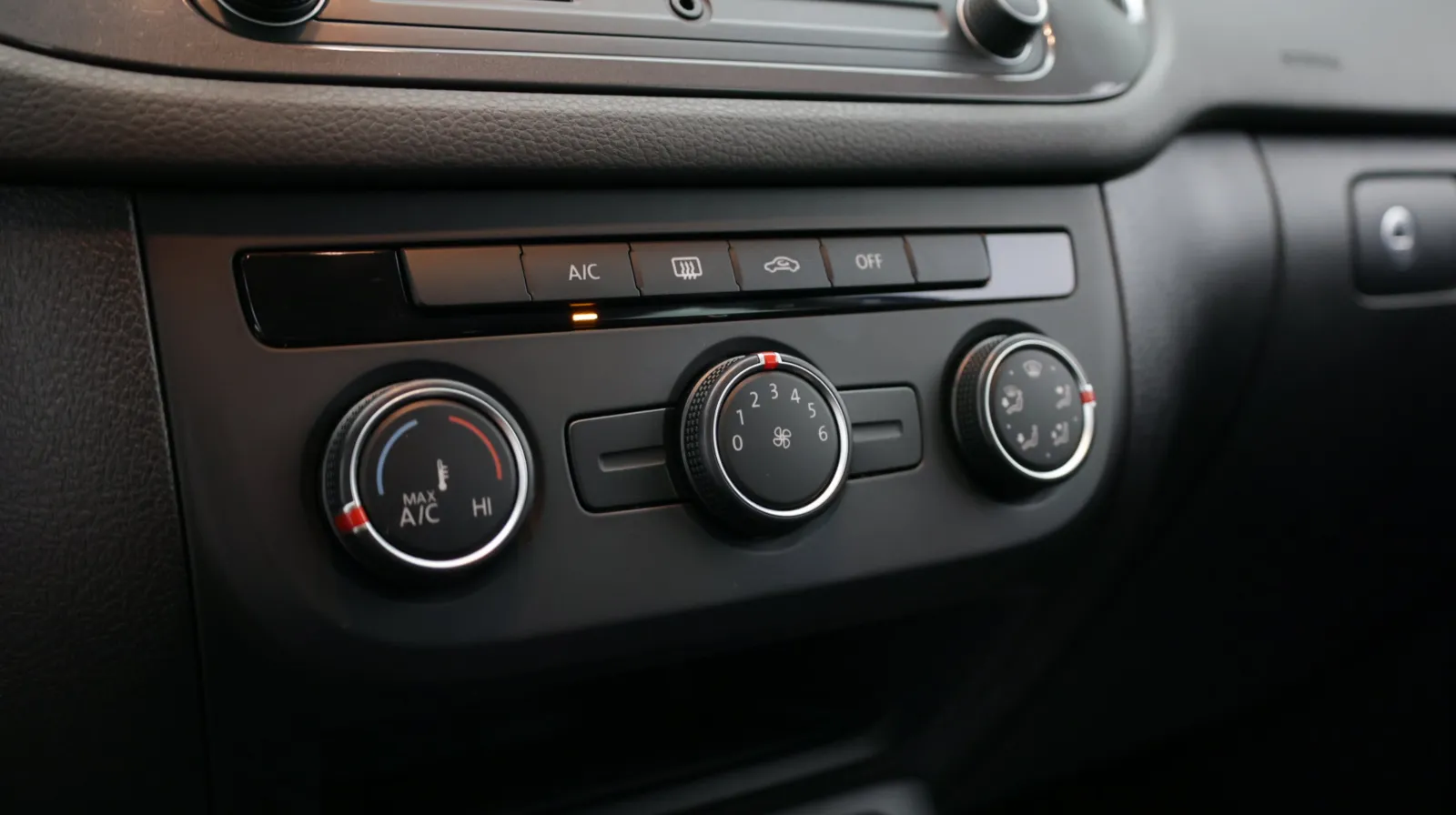 Volkswagen Tiguan Limited photo 15