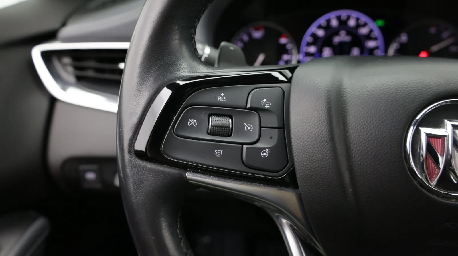 Buick Enclave photo 19