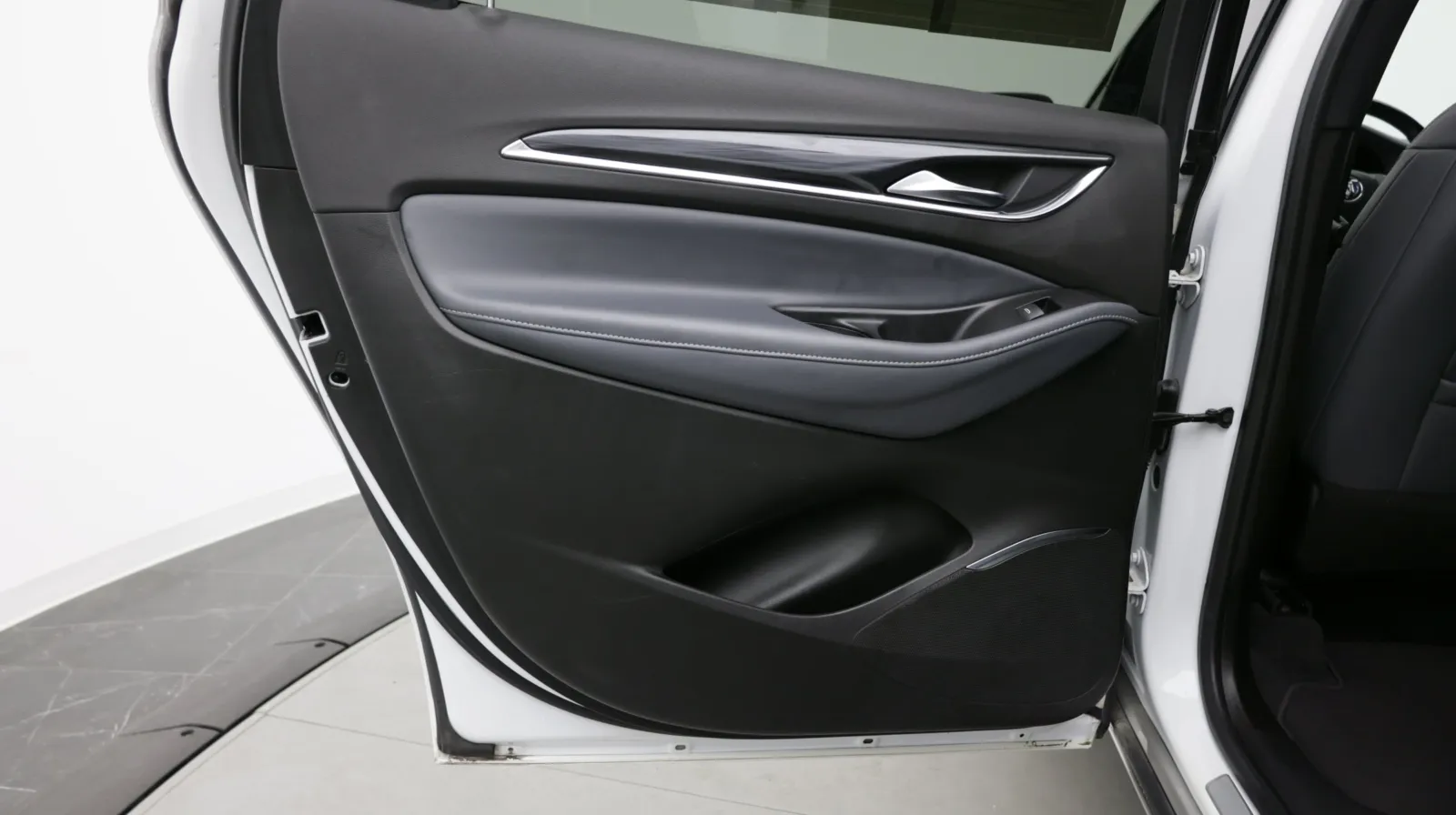 Buick Enclave photo 28