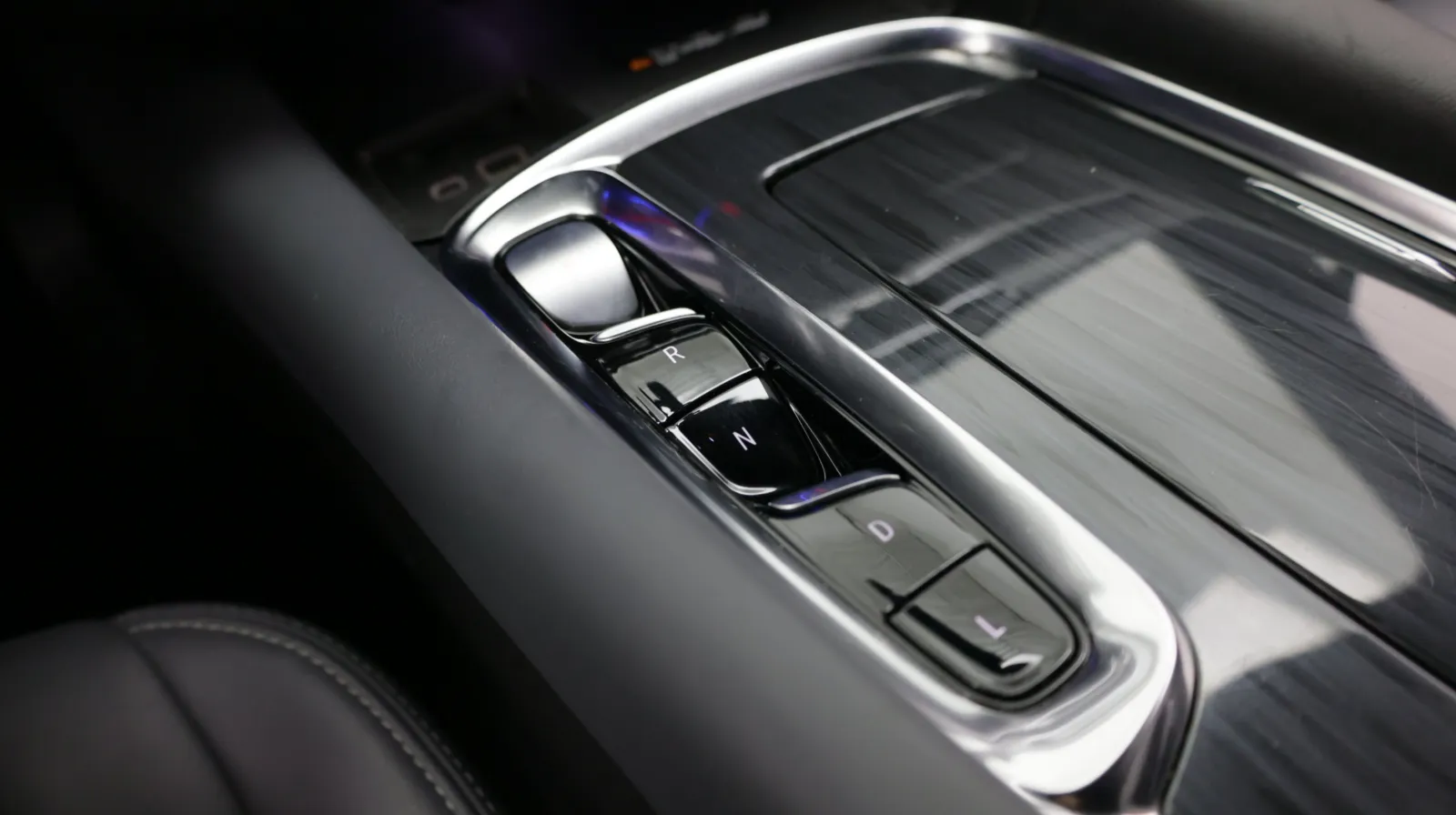Buick Enclave photo 16