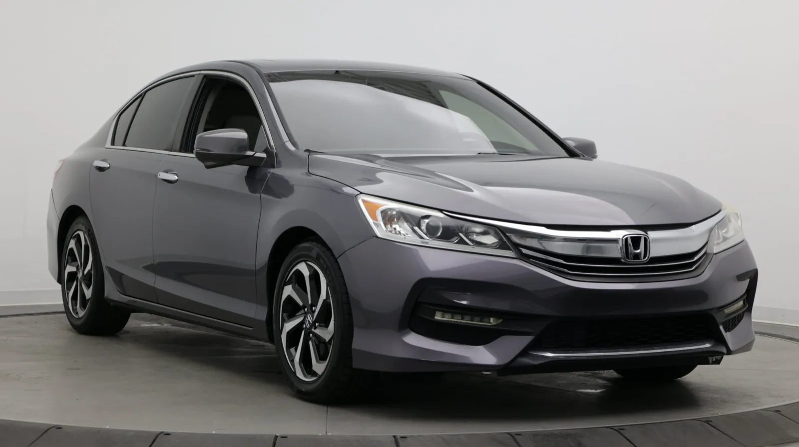 Honda Accord photo 3