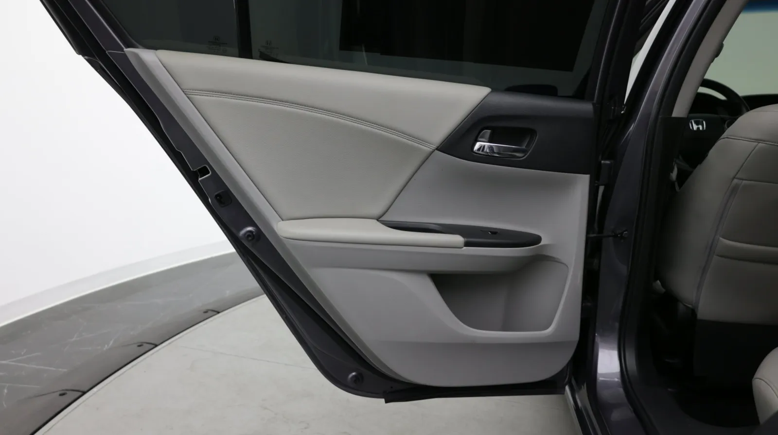 Honda Accord photo 28