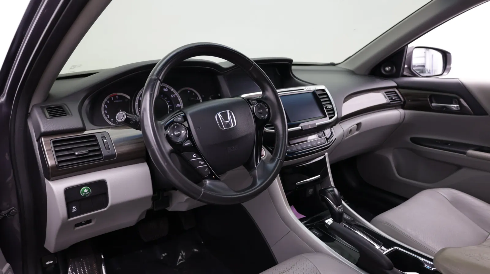 Honda Accord photo 12