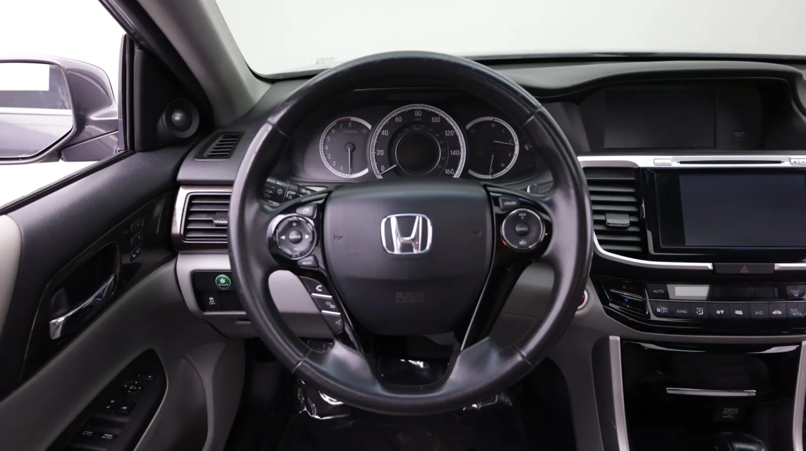 Honda Accord photo 29