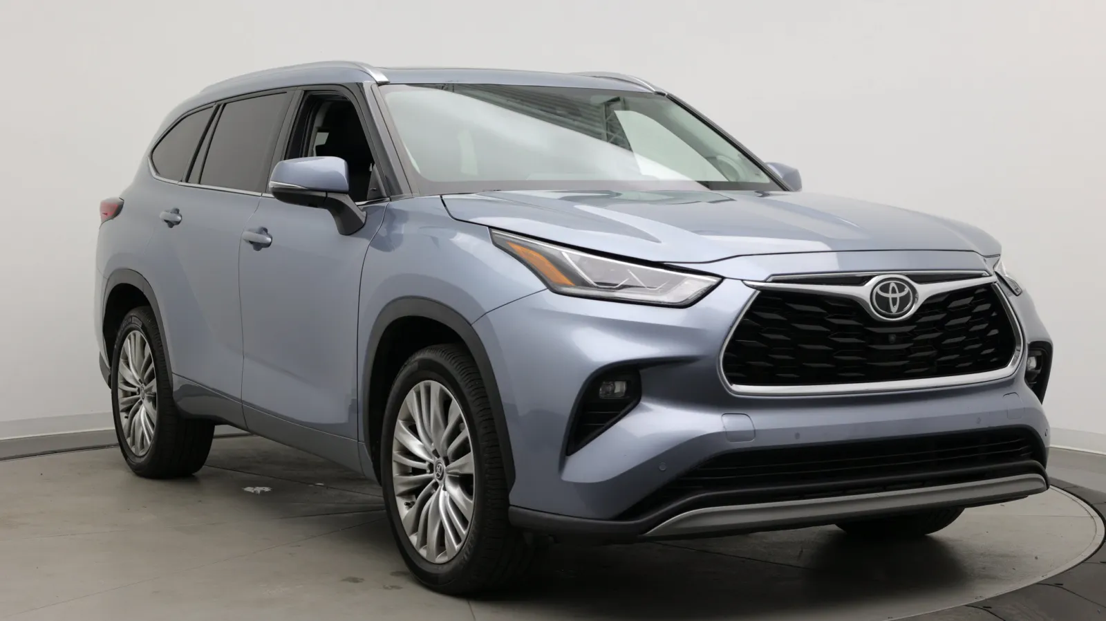 Toyota Highlander photo 3