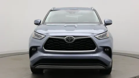 Photos of 2022 Toyota Highlander Platinum for sale in Jacksonville, FL at Auto Boutique Florida