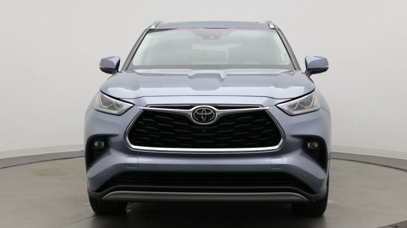 Toyota Highlander photo 2