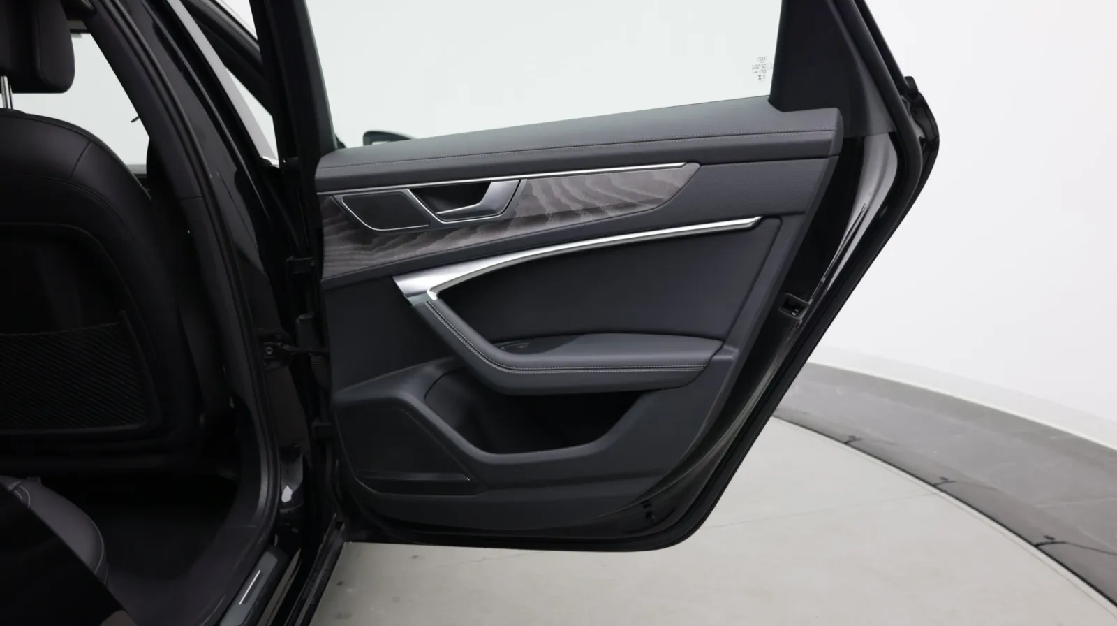 Audi A6 photo 34