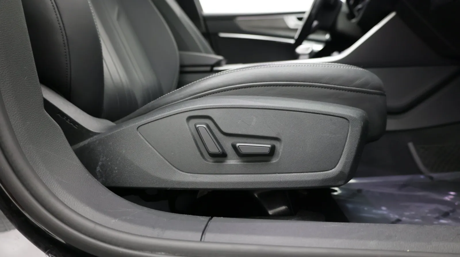 Audi A6 photo 38