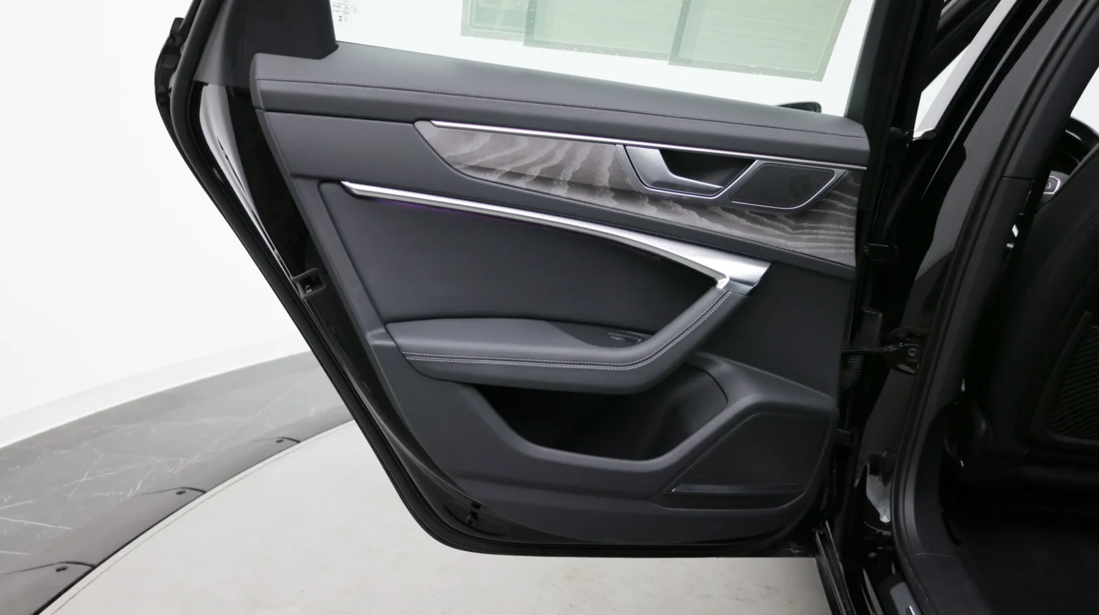 Audi A6 photo 27