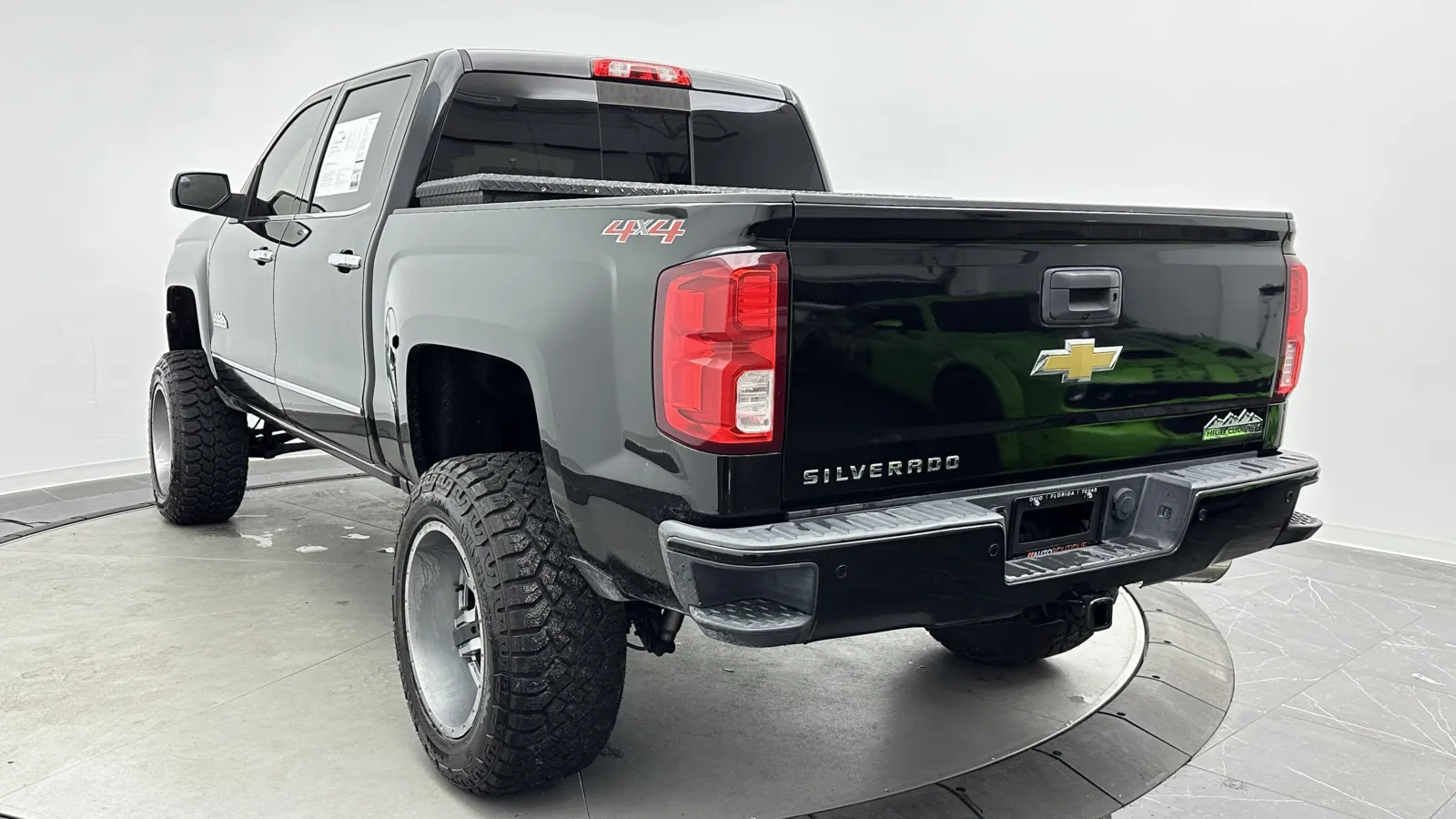 Chevrolet Silverado photo 5