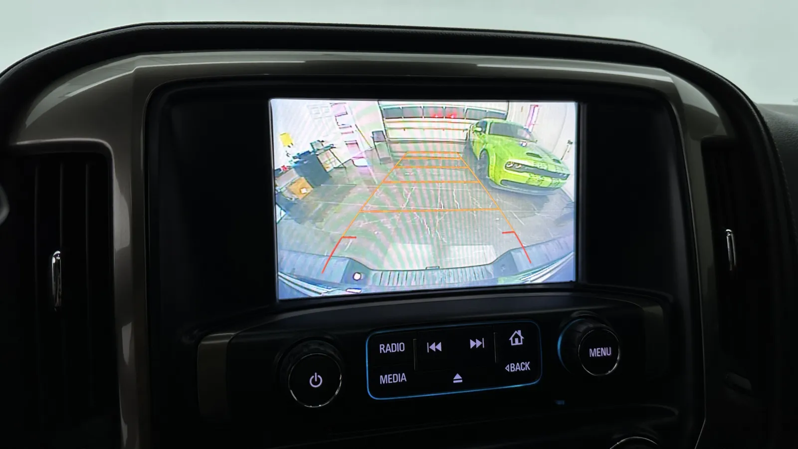 Chevrolet Silverado photo 19