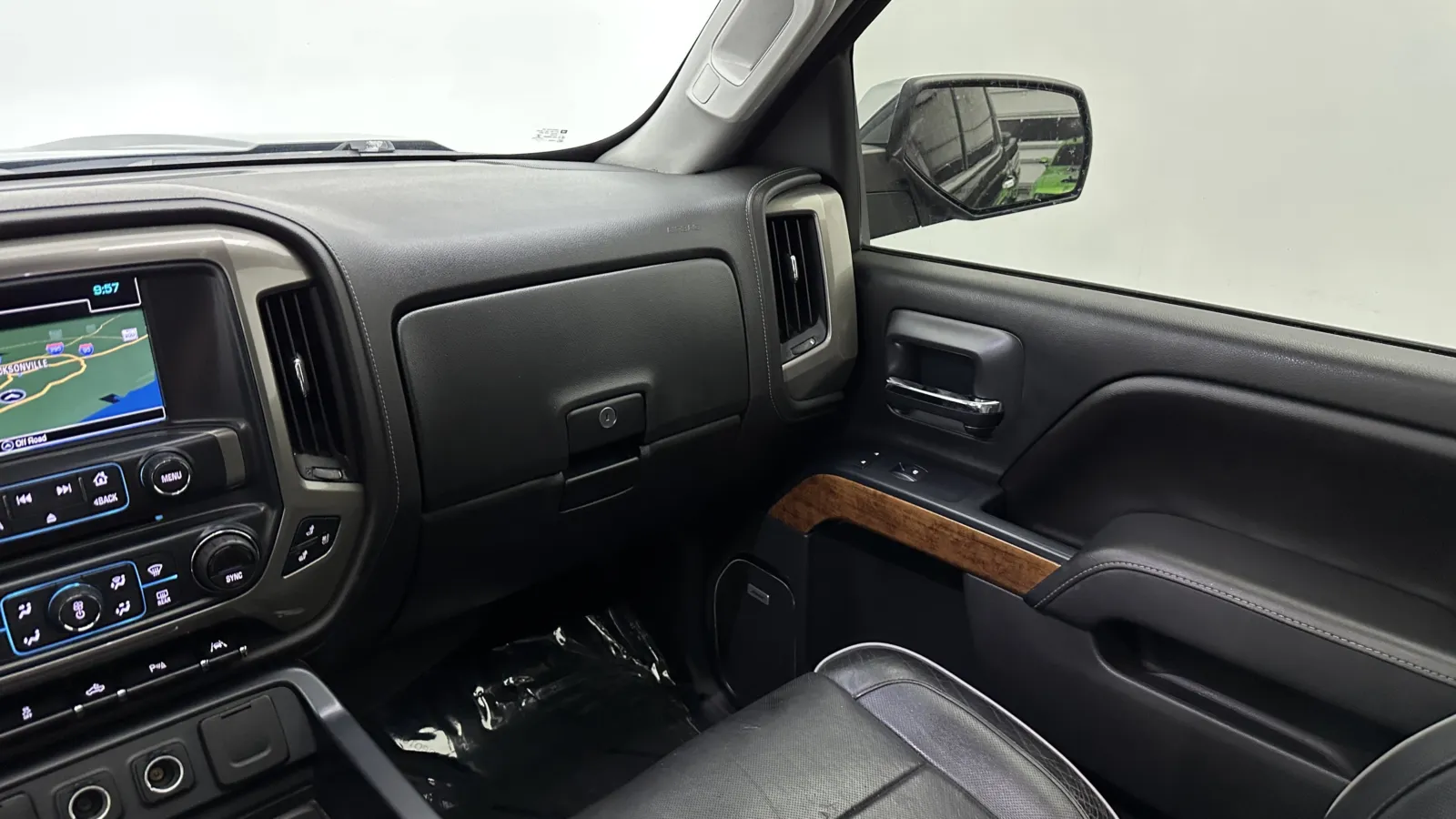 Chevrolet Silverado photo 28