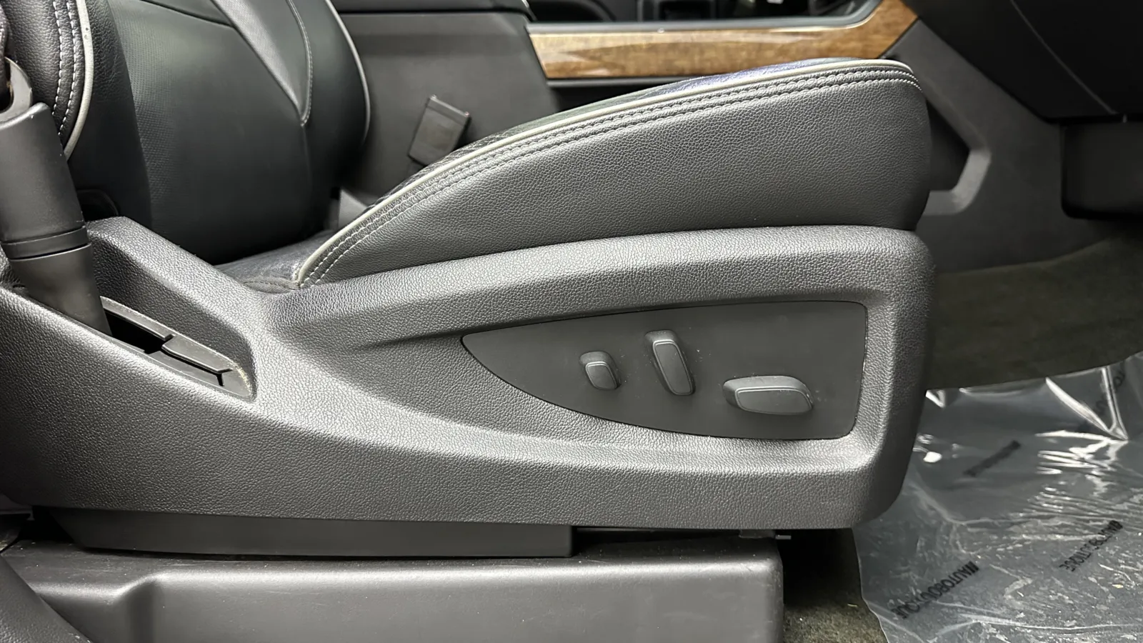 Chevrolet Silverado photo 34