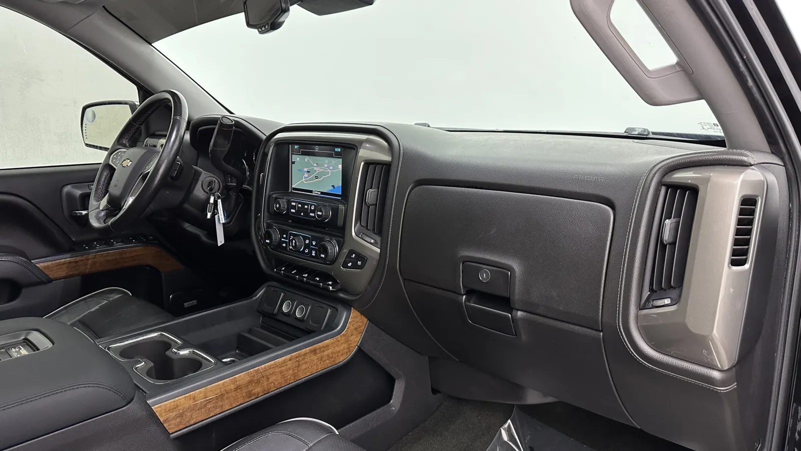 Chevrolet Silverado photo 35