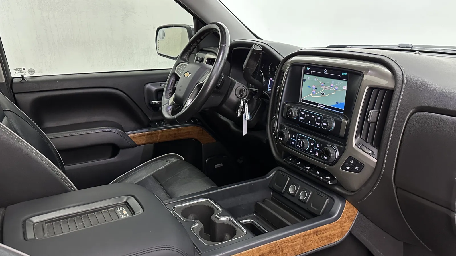 Chevrolet Silverado photo 33