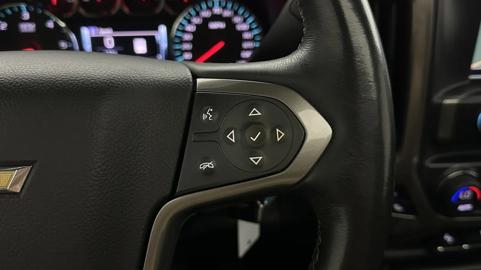 Chevrolet Silverado photo 22