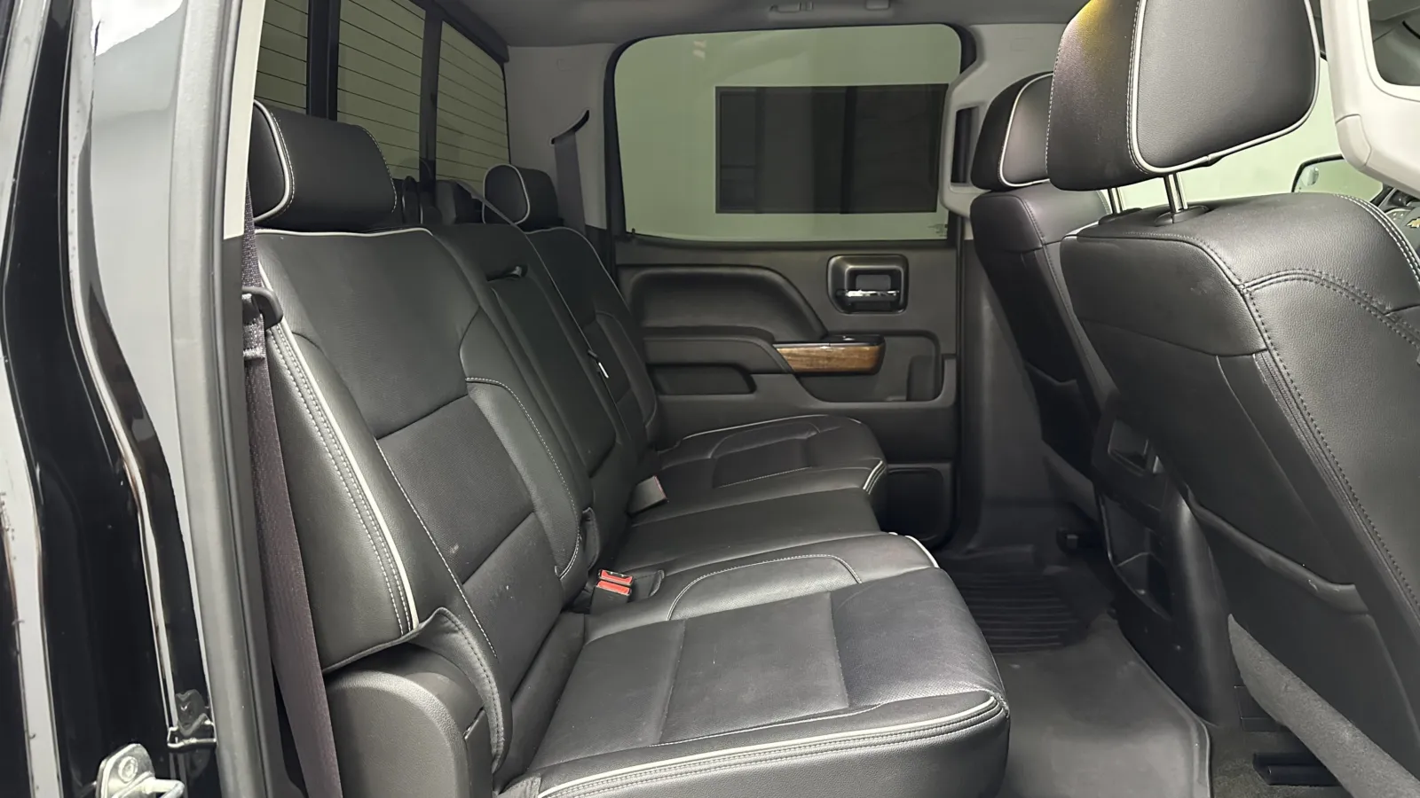 Chevrolet Silverado photo 31
