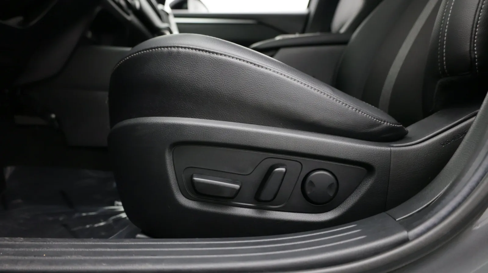 Mazda CX-50 photo 13