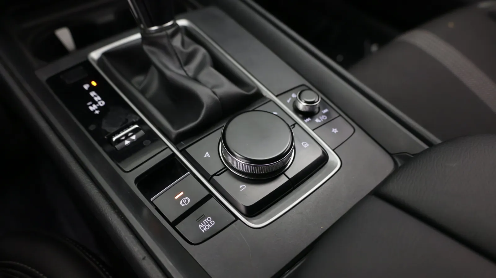 Mazda CX-50 photo 15